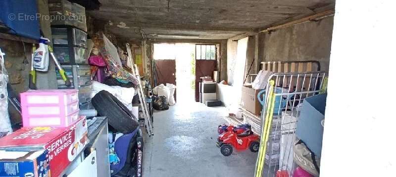 Maison à SAINTE-GENEVIEVE-DES-BOIS