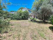 Maison à CHATEAUNEUF-VILLEVIEILLE