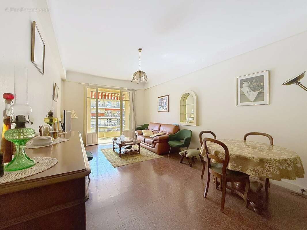 Appartement à LE CANNET