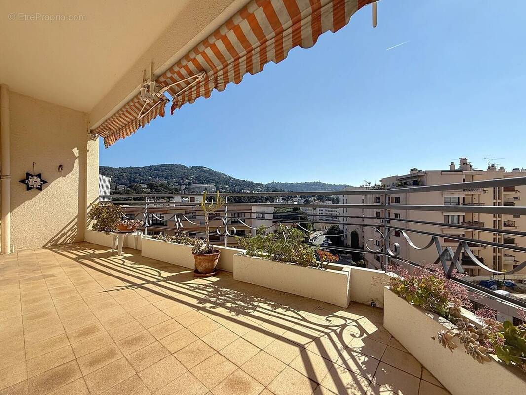 Appartement à LE CANNET