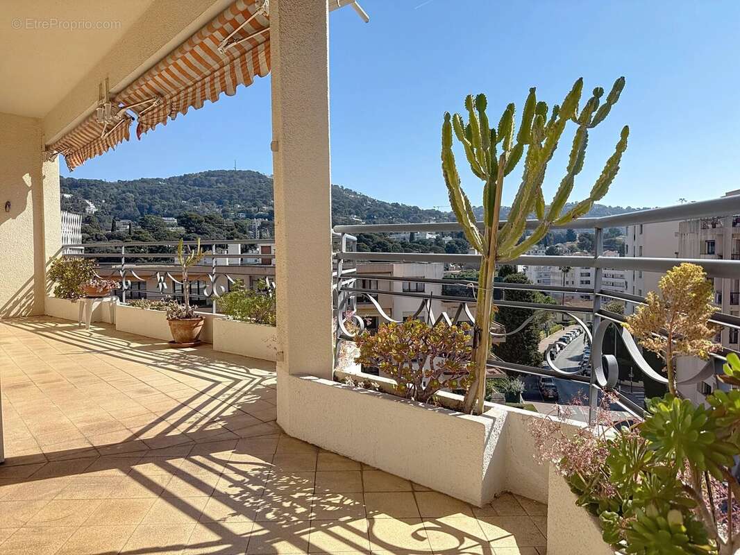 Appartement à LE CANNET