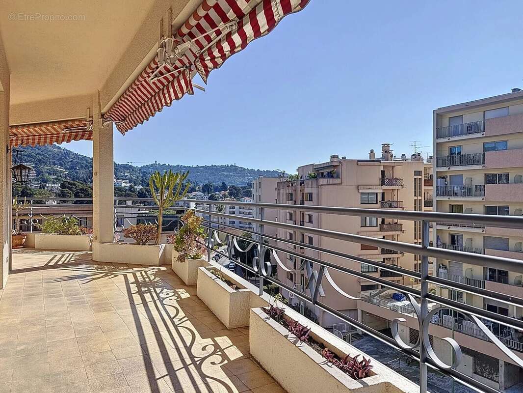 Appartement à LE CANNET