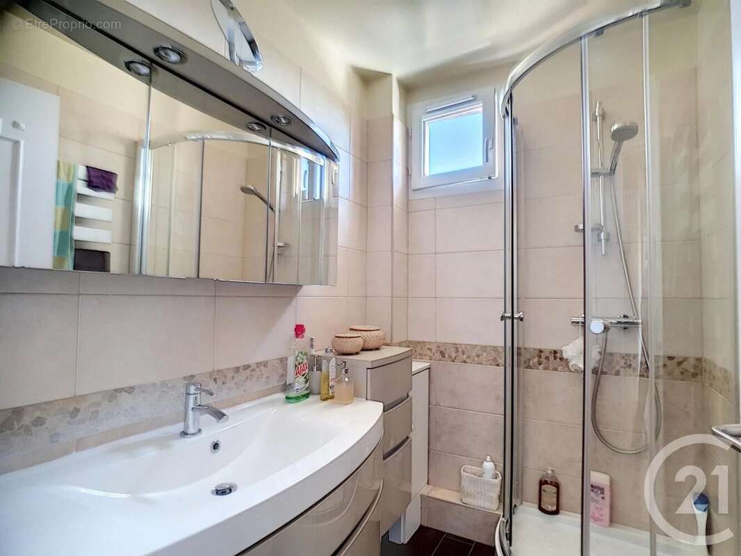 Appartement à COLOMBES