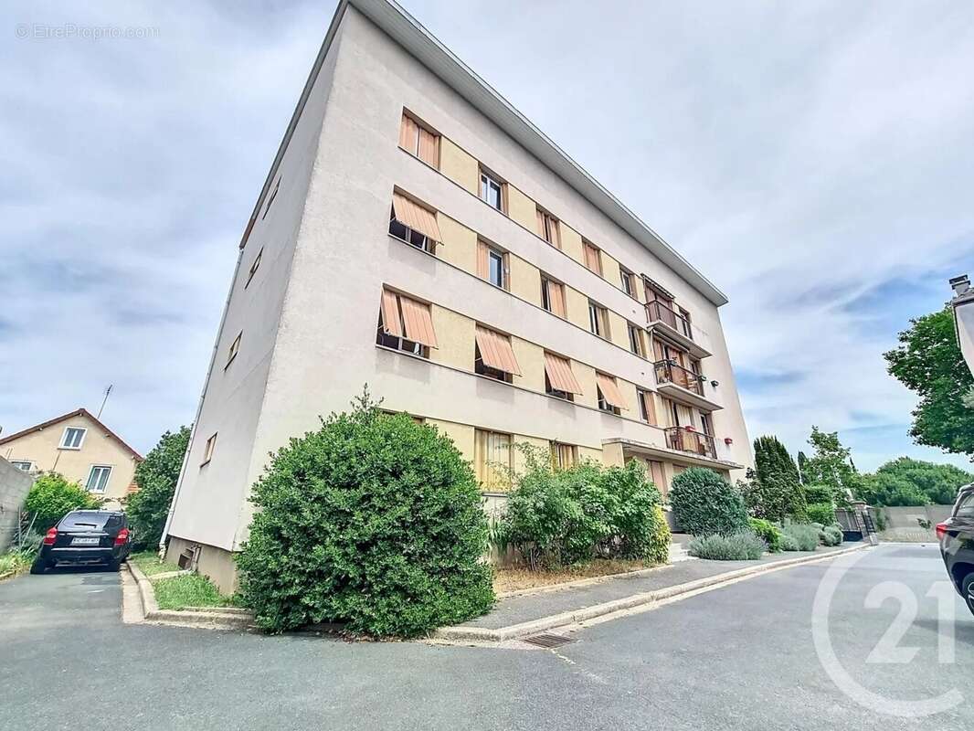 Appartement à COLOMBES