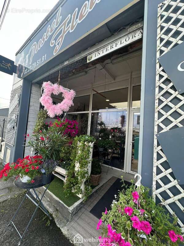 Vous bénéficiez d&#039;un sas d&#039;entrée - Commerce à LAON