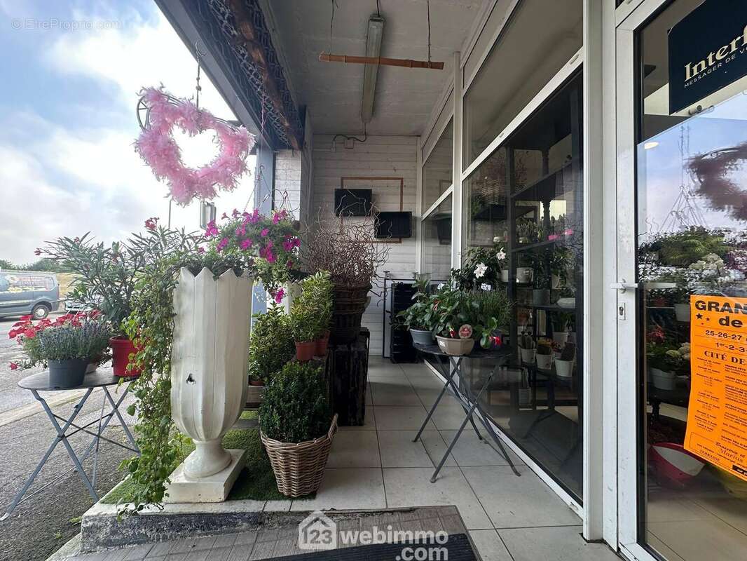 Vous permettant d&#039;exposer - Commerce à LAON