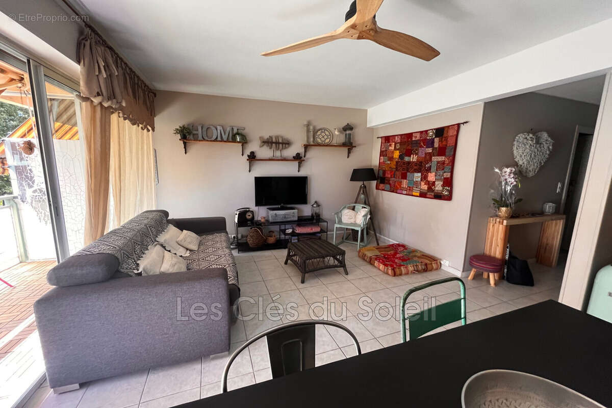 Appartement à SIX-FOURS-LES-PLAGES