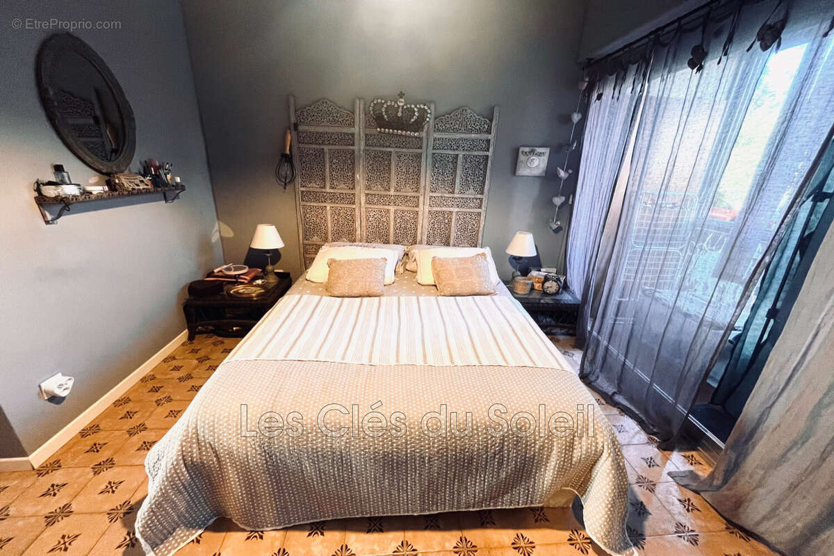 Appartement à SIX-FOURS-LES-PLAGES