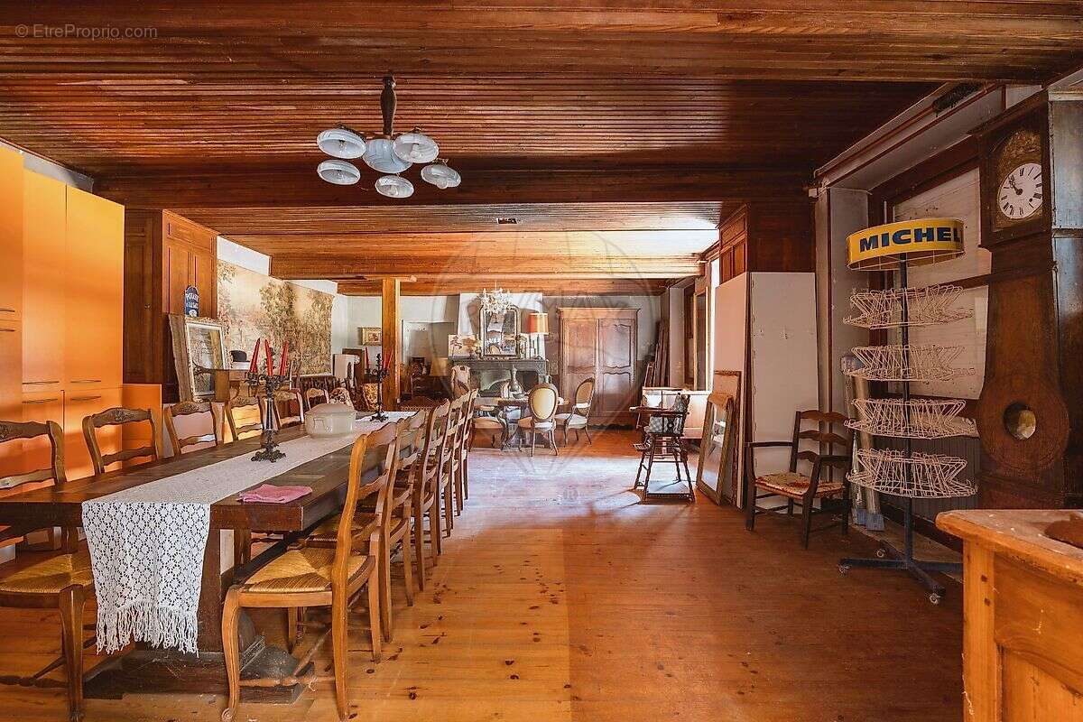 Maison à BAS-ET-LEZAT