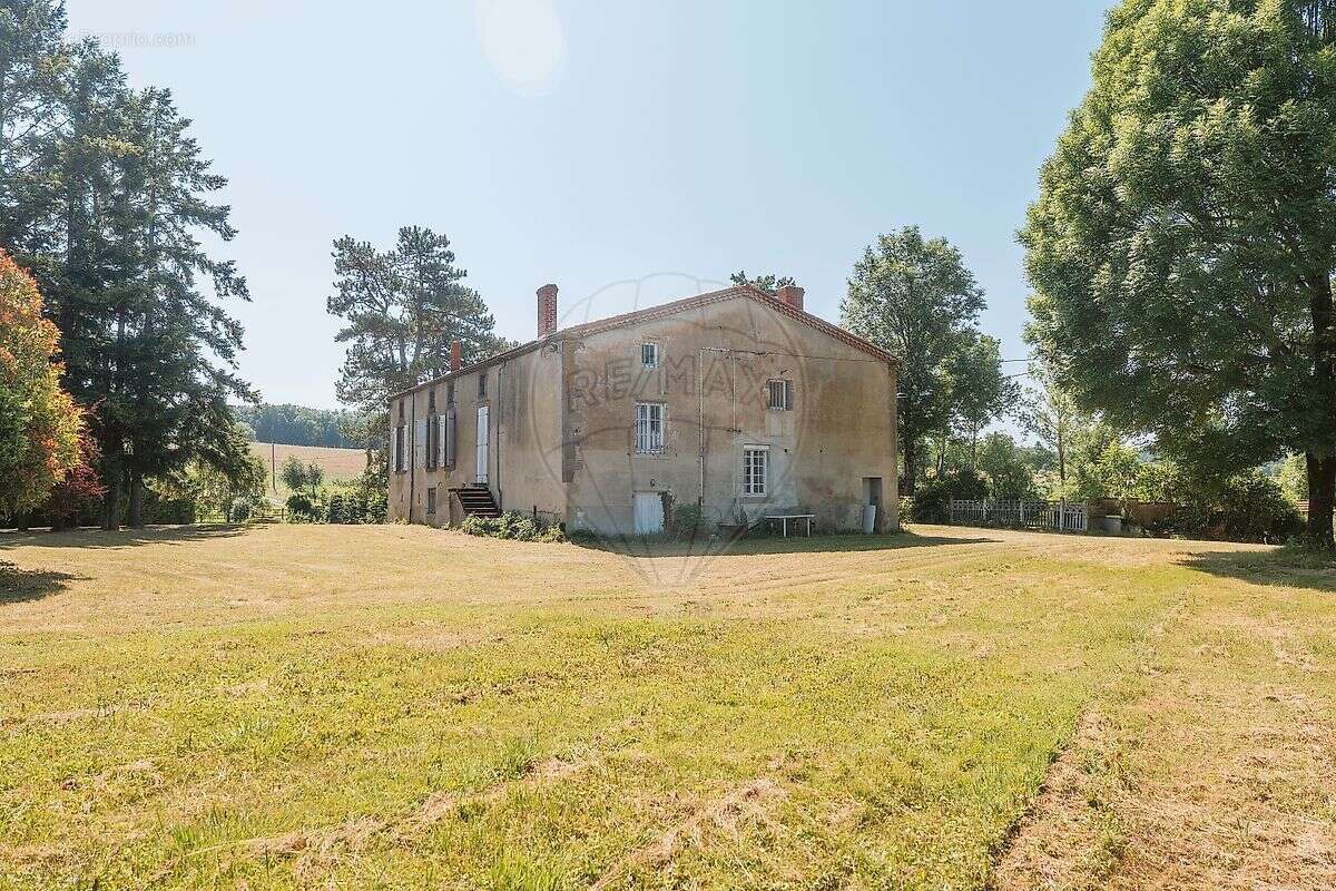 Maison à BAS-ET-LEZAT