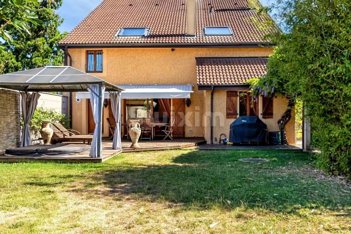 Appartement à DOUVAINE