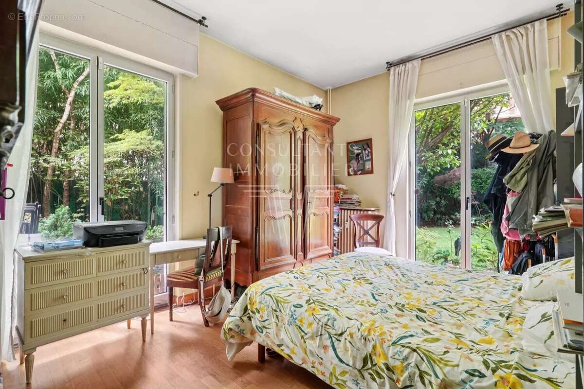 Appartement à NEUILLY-SUR-SEINE