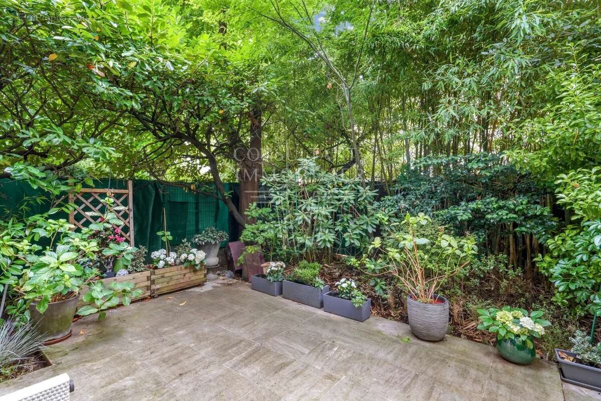 Appartement à NEUILLY-SUR-SEINE