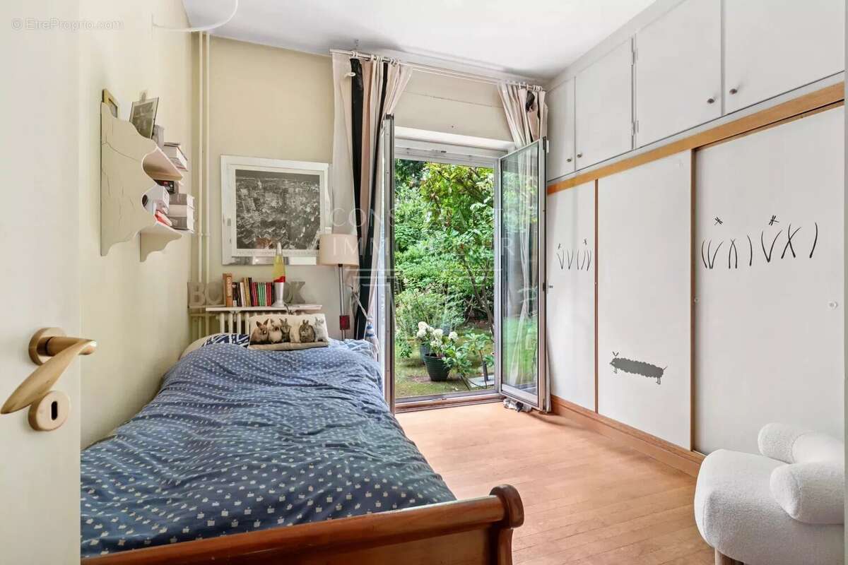 Appartement à NEUILLY-SUR-SEINE