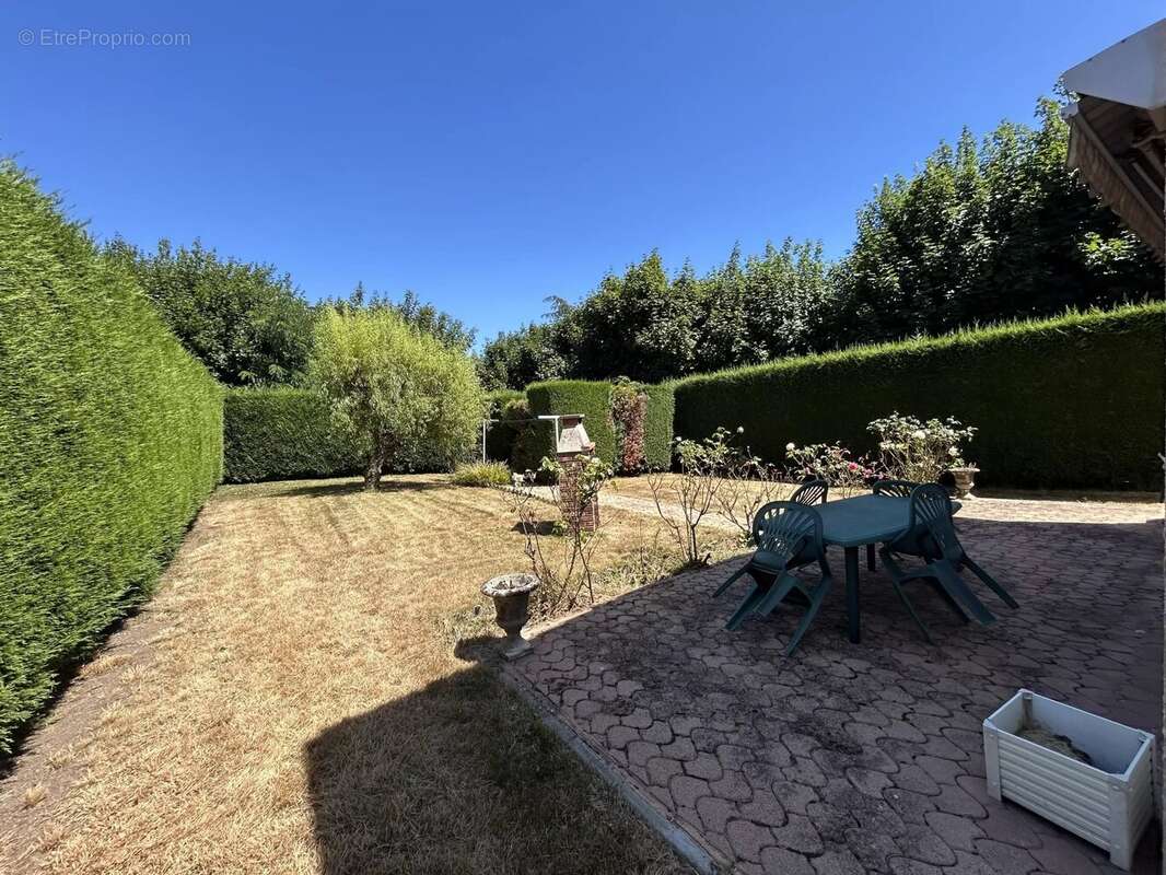 Maison à SAINT-JEAN-BONNEFONDS