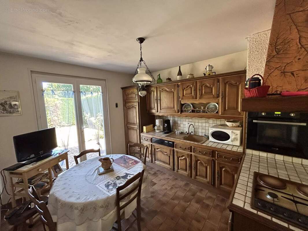 Maison à SAINT-JEAN-BONNEFONDS