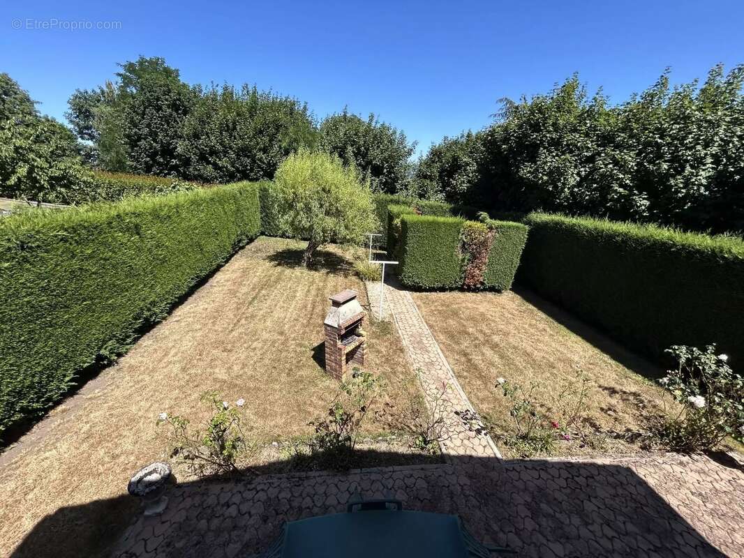 Maison à SAINT-JEAN-BONNEFONDS