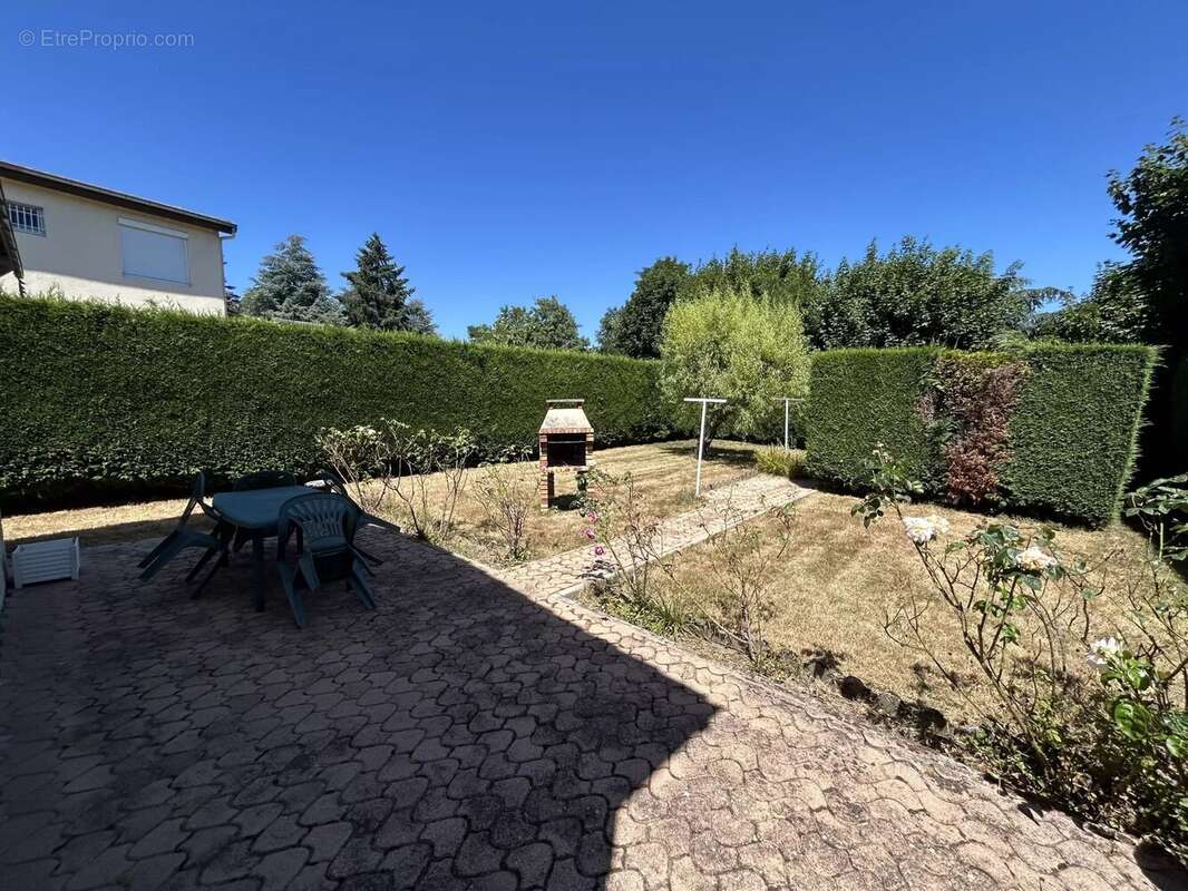 Maison à SAINT-JEAN-BONNEFONDS