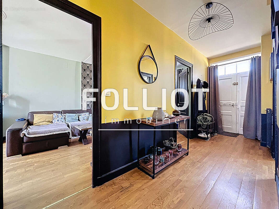 Maison à DONVILLE-LES-BAINS