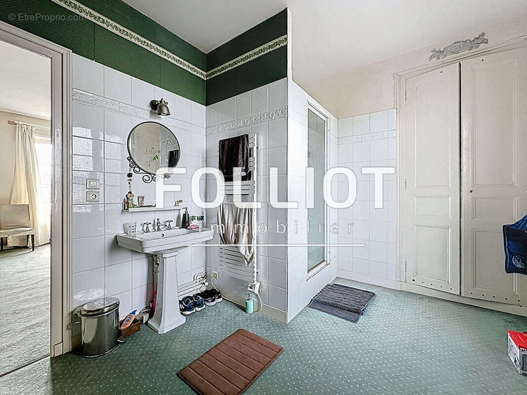 Maison à DONVILLE-LES-BAINS