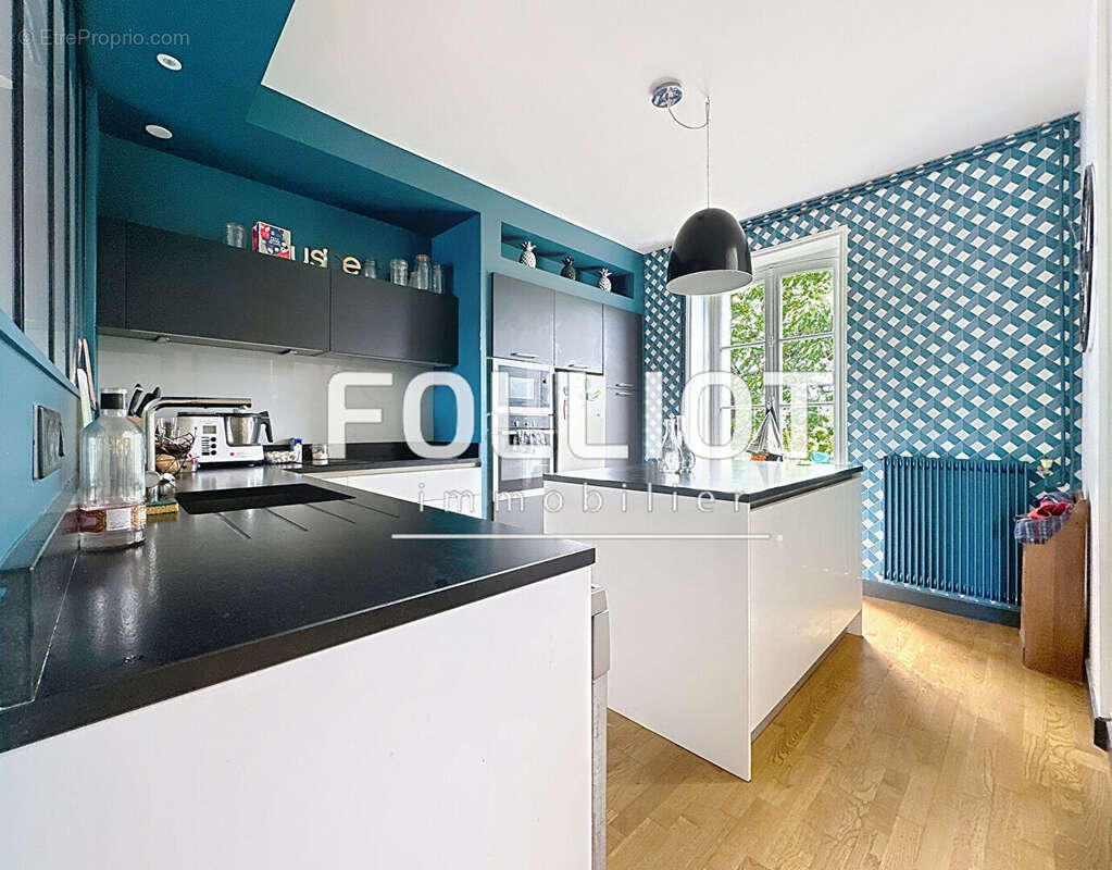 Maison à DONVILLE-LES-BAINS