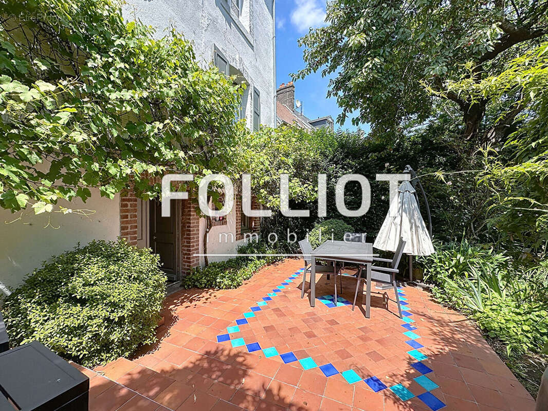 Maison à DONVILLE-LES-BAINS