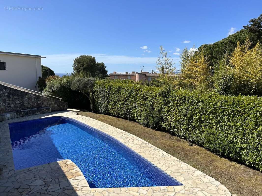 Appartement à LE CANNET