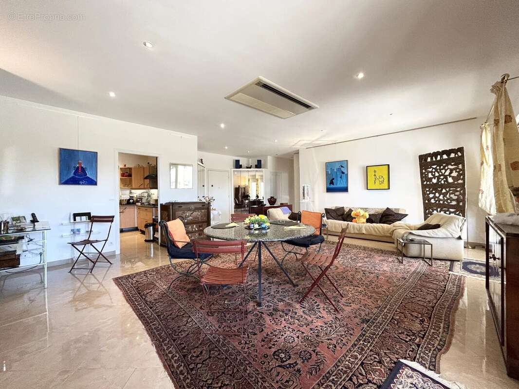 Appartement à LE CANNET