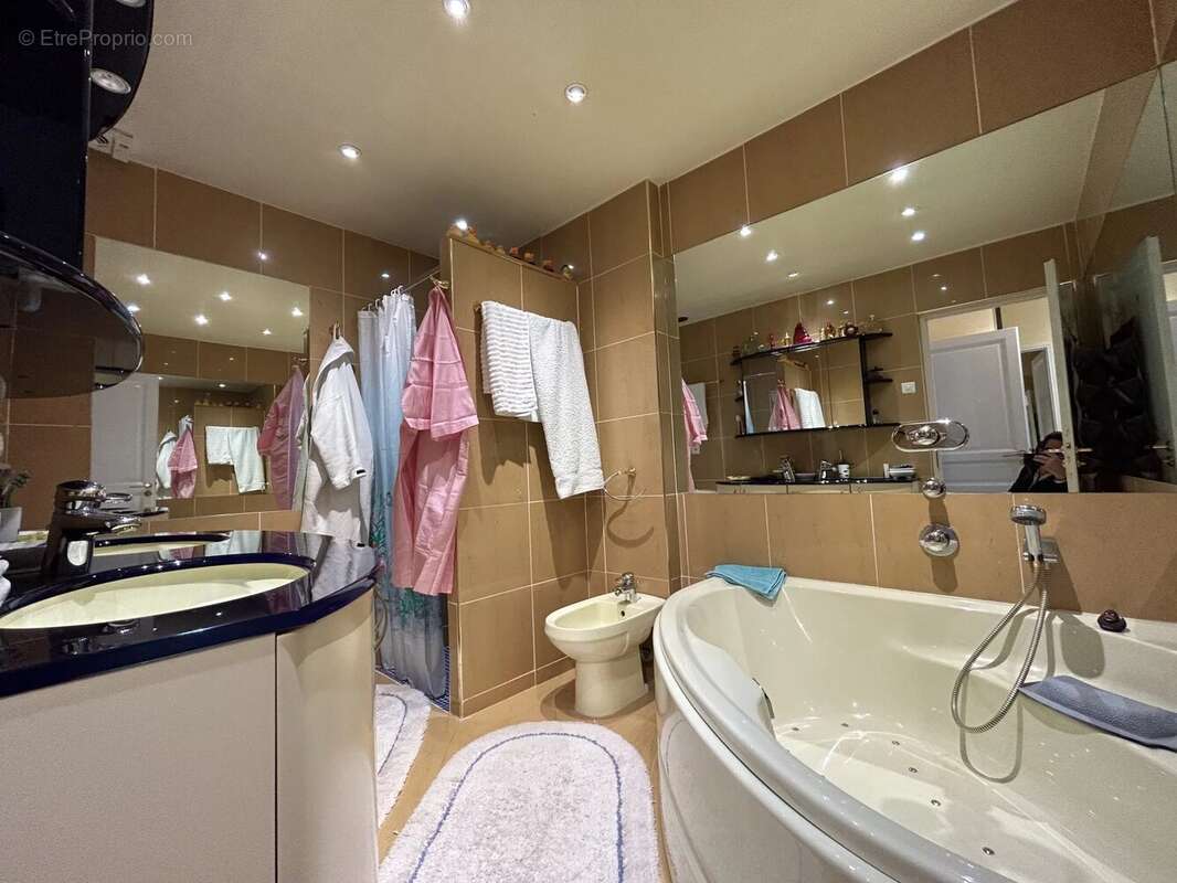 Appartement à LE CANNET