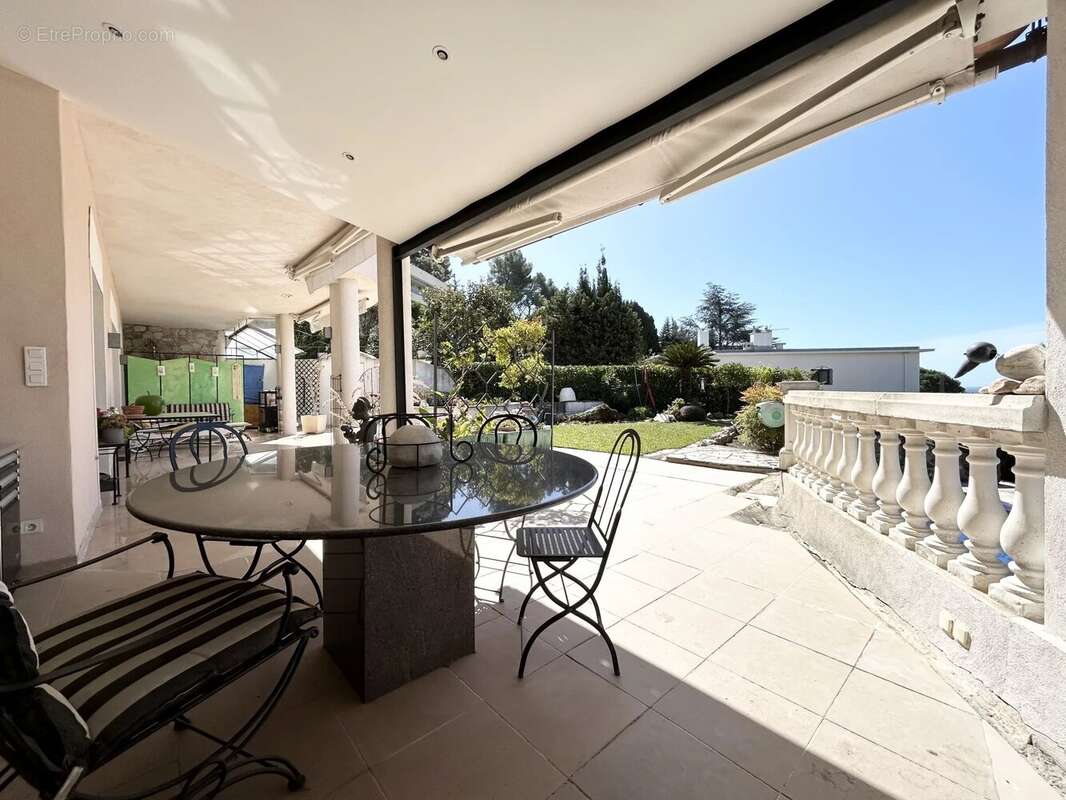 Appartement à LE CANNET