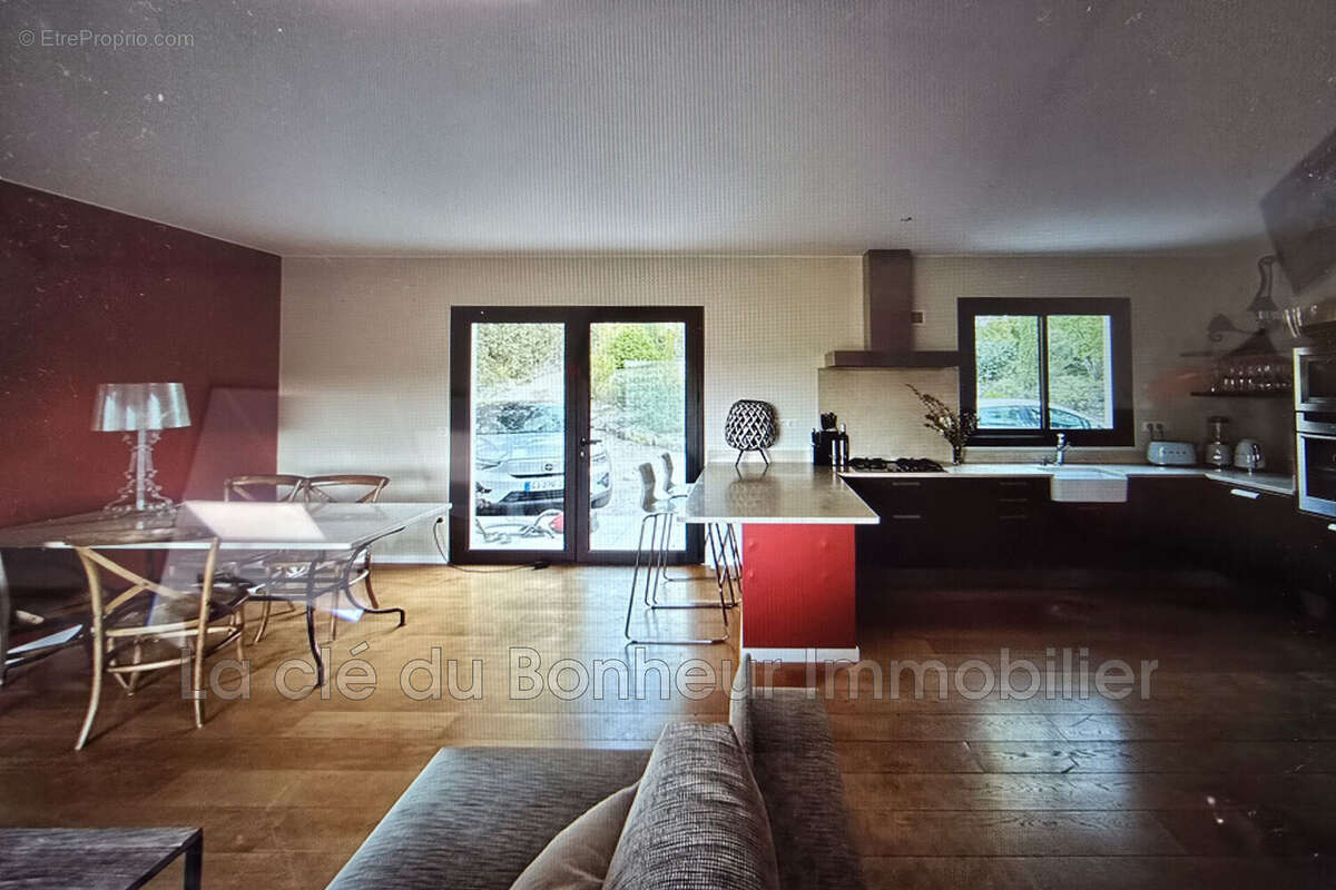 Maison à ESPARRON-DE-VERDON