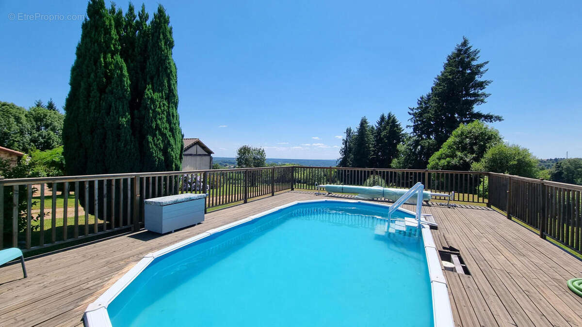 20240725_145424 - Maison à CHAMPS-ROMAIN