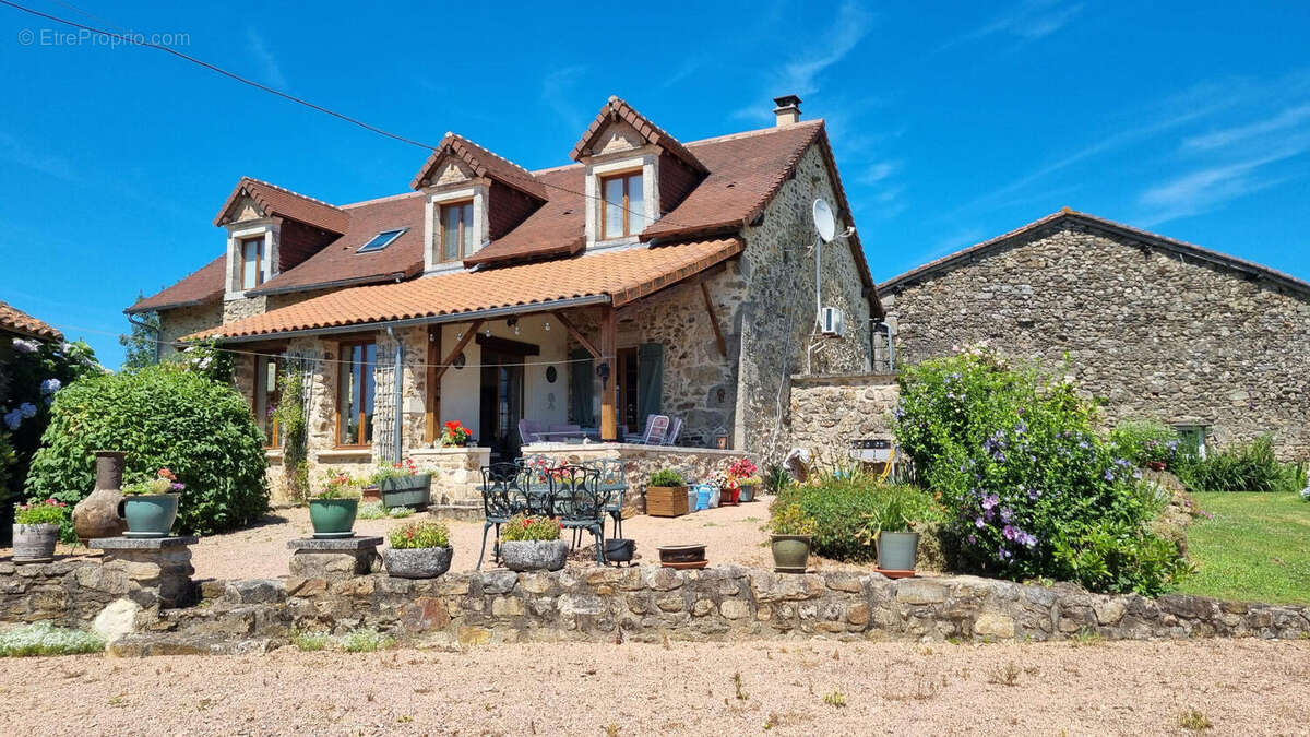 20240725_150405 - Maison à CHAMPS-ROMAIN