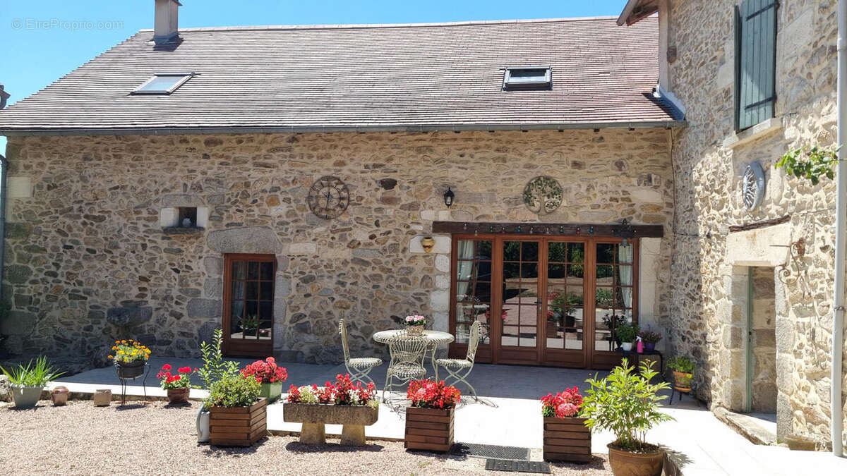 20250717_140825 - Maison à CHAMPS-ROMAIN