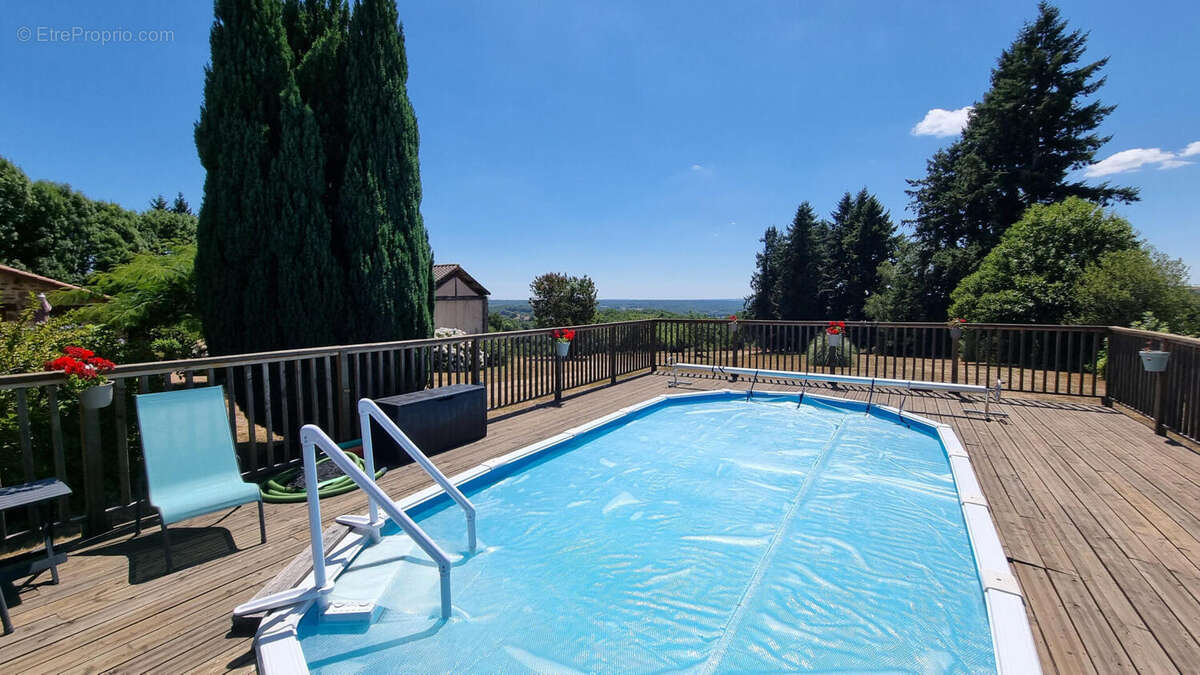 20250717_142800 - Maison à CHAMPS-ROMAIN