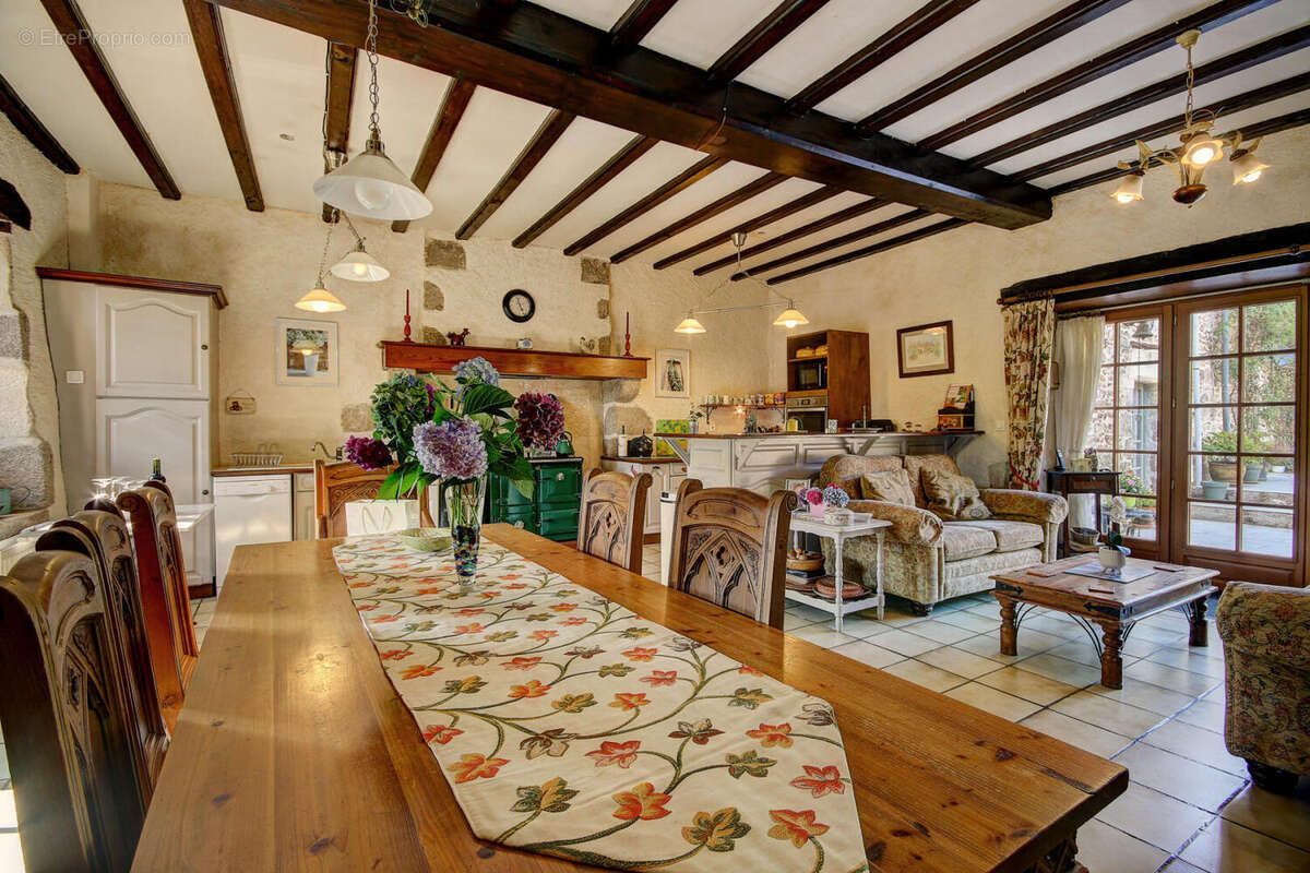 Kitchen &amp; Dining Room g - Maison à CHAMPS-ROMAIN