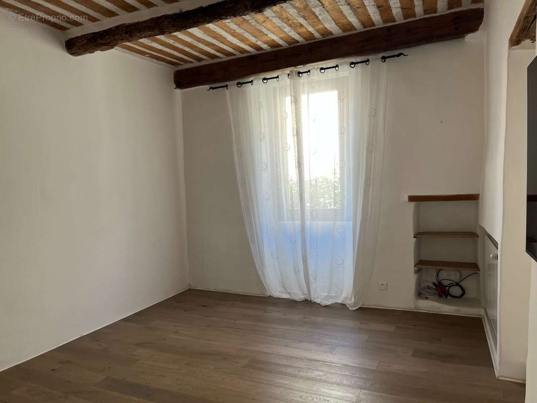 CHAMBRE 1 - Maison à LAGNES