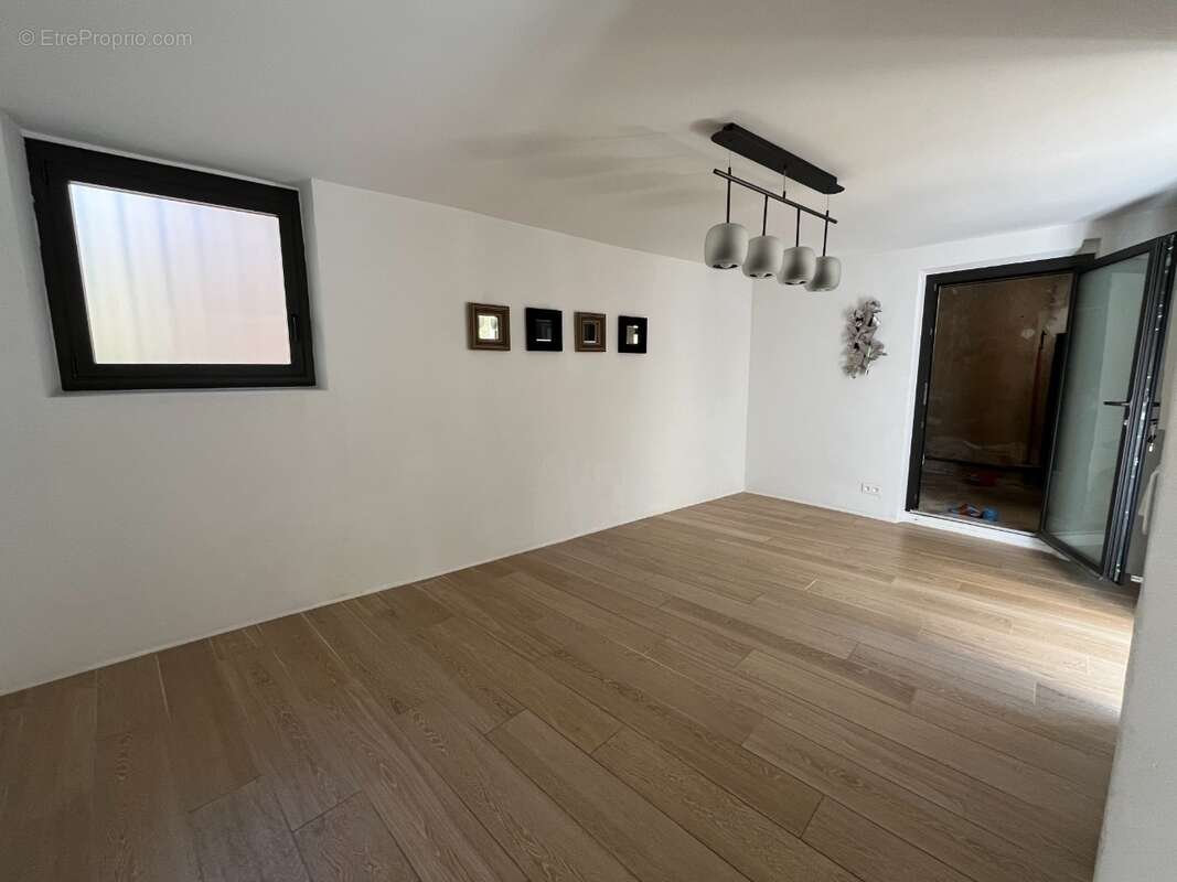 SEJOUR - Maison à LAGNES