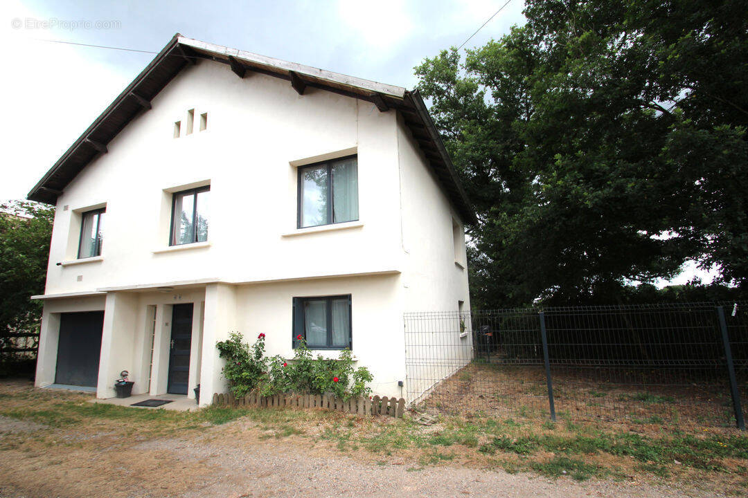 Maison à DORNES