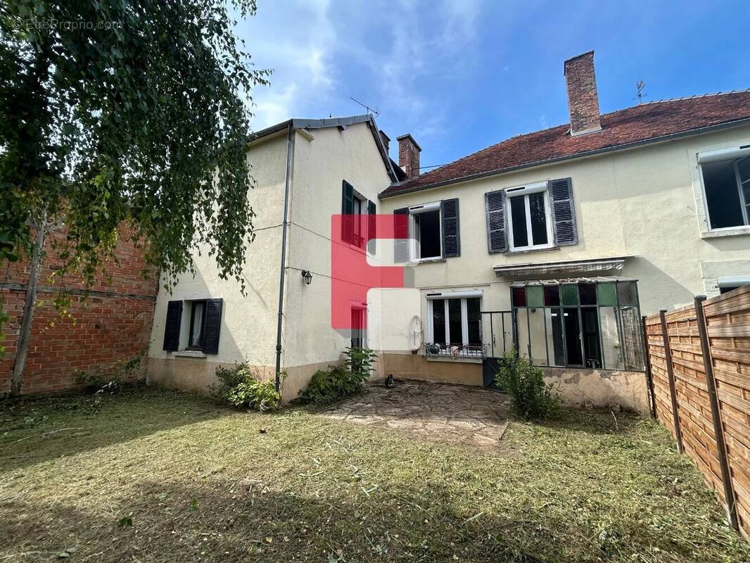 Maison à VENDEUVRE-SUR-BARSE