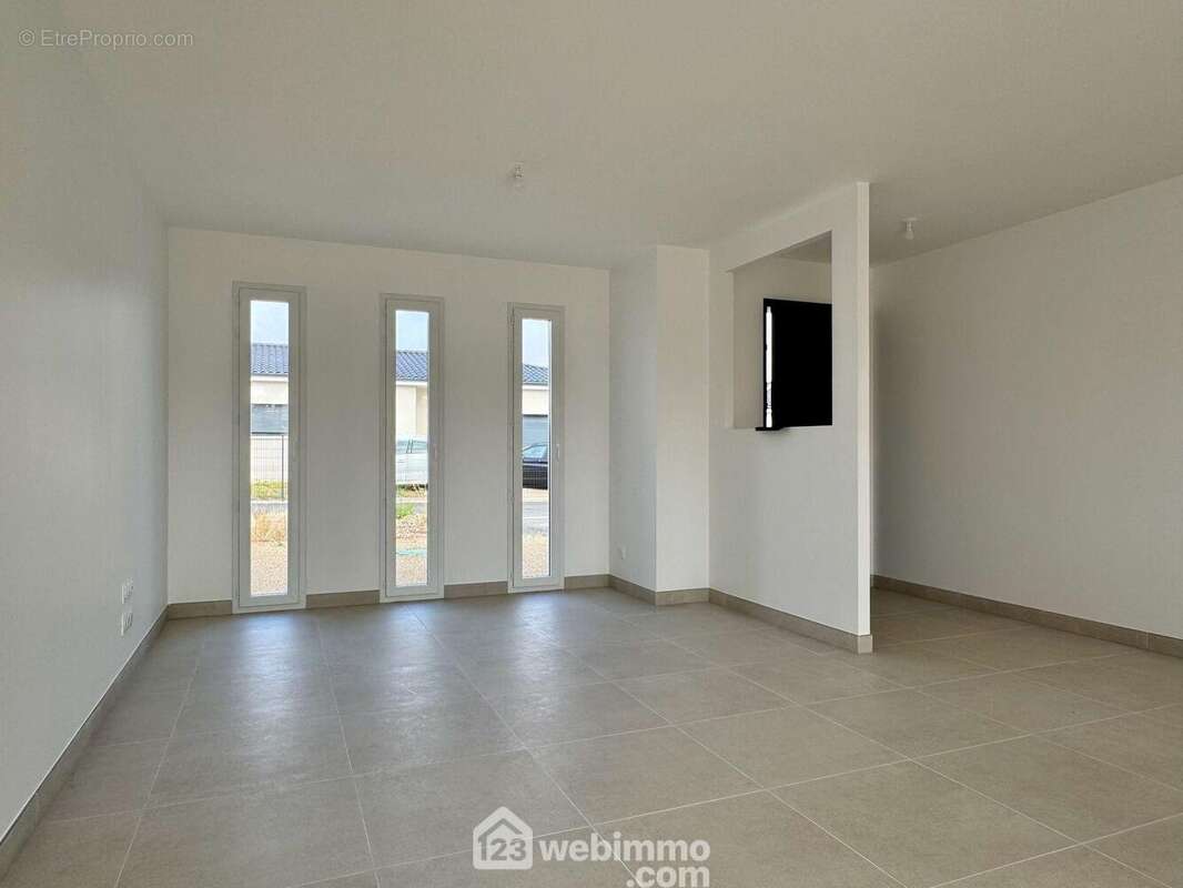 Espace salon, - Maison à MONTAMISE