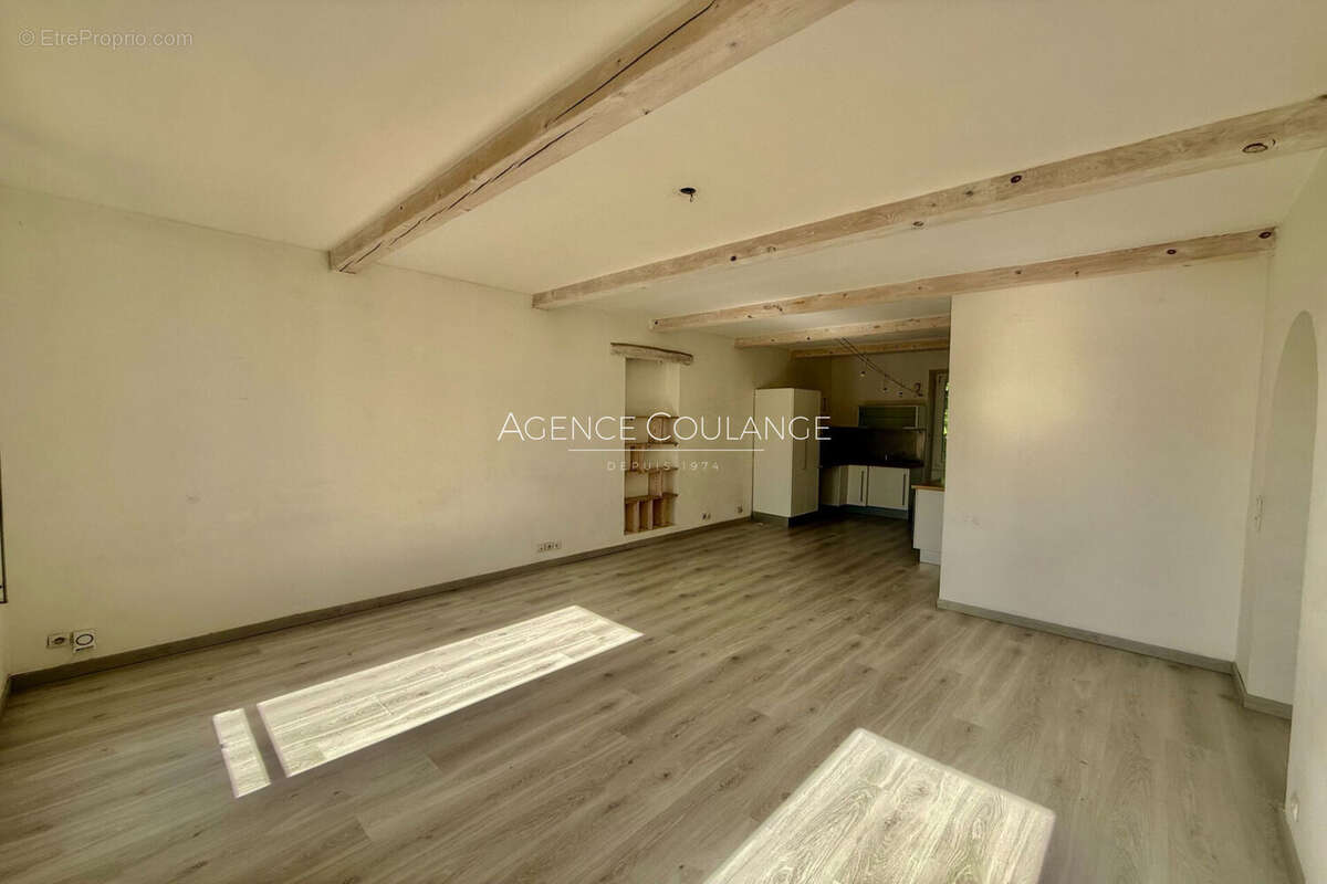 Appartement à SAINT-CYR-SUR-MER