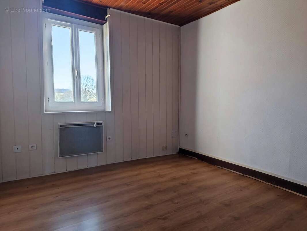 Maison à SAVIGNY-POIL-FOL