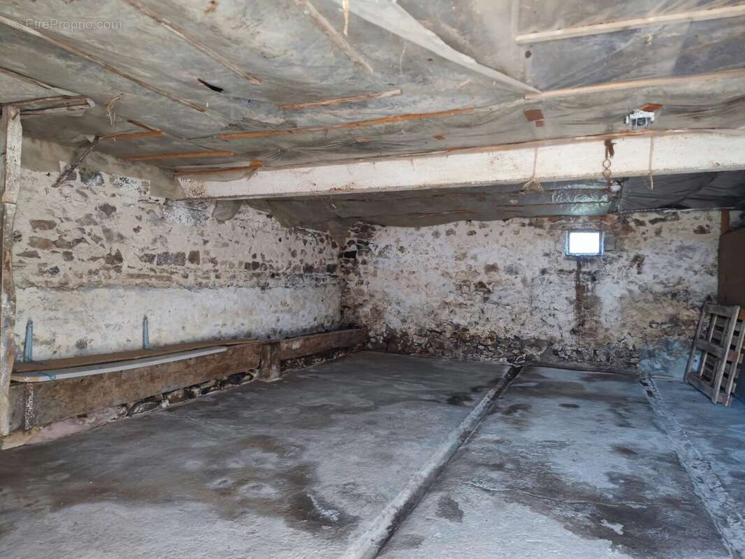 Maison à SAVIGNY-POIL-FOL