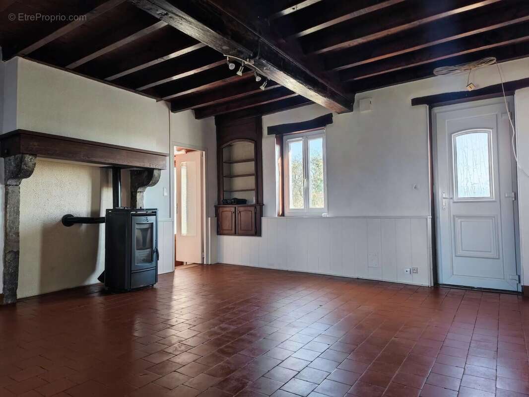 Maison à SAVIGNY-POIL-FOL