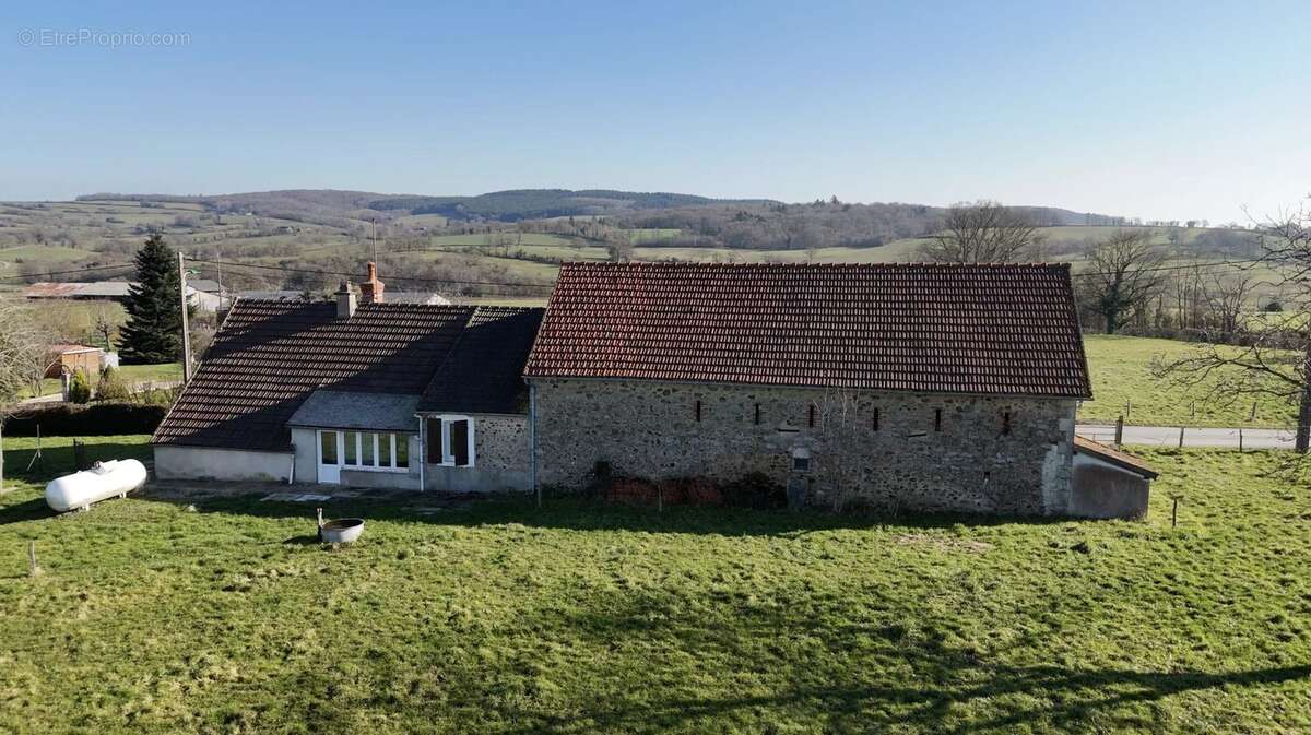 Maison à SAVIGNY-POIL-FOL