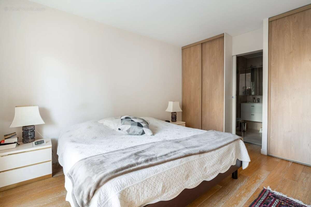 Appartement à LEVALLOIS-PERRET