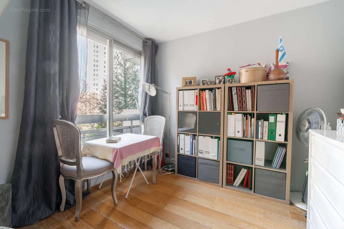 Appartement à LEVALLOIS-PERRET