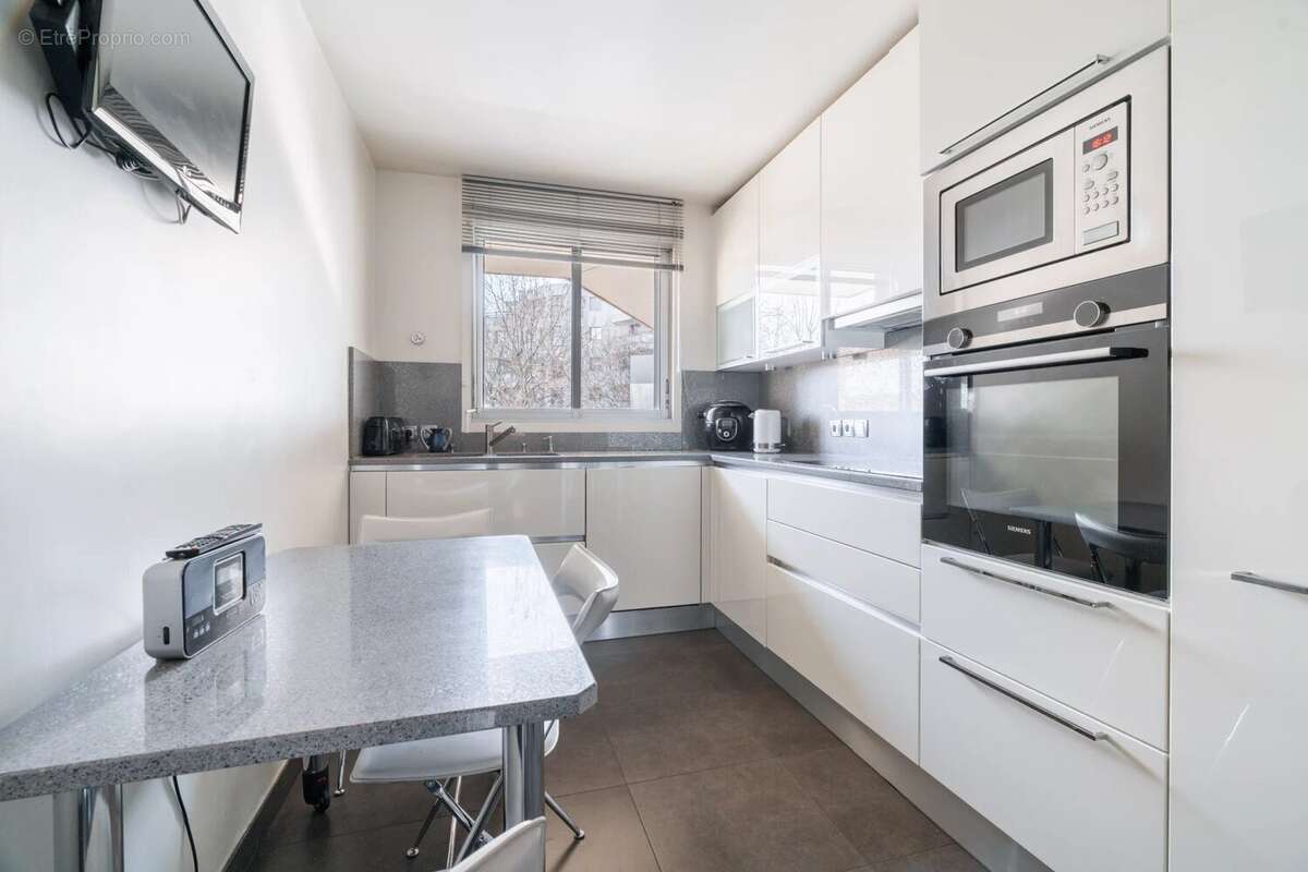Appartement à LEVALLOIS-PERRET