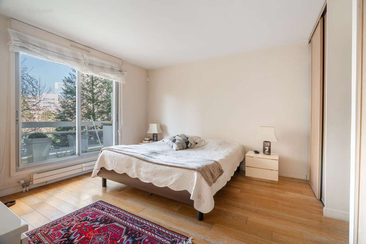 Appartement à LEVALLOIS-PERRET